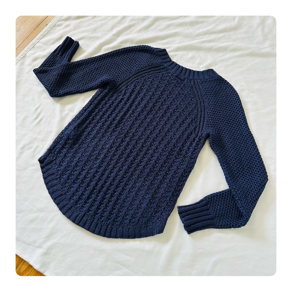 ★ NWT Calvin Klein Jeans Women's Core Texture Mixed Crew Sweater - Navy Blue ★ - Picture 13 of 17